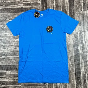 Maui and Sons Men's Sz Med Blue Short Sleeve Carlsbad CA Graphic T Shirt Tee NWT - Picture 1 of 6