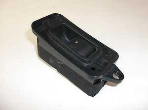 Subaru Legacy Phase 4 (03-06) LH Nearside Front Window Switch (OE# 94266AG030) - Picture 1 of 9