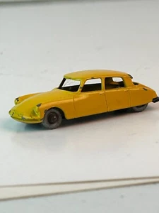 Matchbox Gray Wheel No. 66 Citroen DS 19, Silver Plastic Wheels - Picture 1 of 9