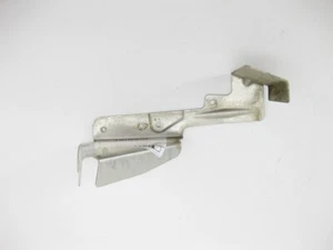 Mercedes-Benz A2217230708 Cover - front right door lock bracket England S-Cl... - Imagen 1 de 10
