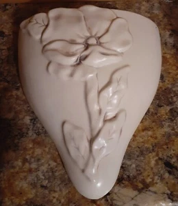 Red Wing Magnolia Wall Pocket - Picture 1 of 3