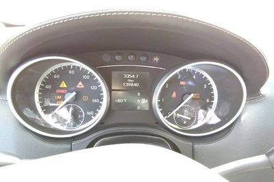 Grupo de medidores de velocímetro Clase GL 2011 139 k millas Mercedes-Benz Foto 1 de 4