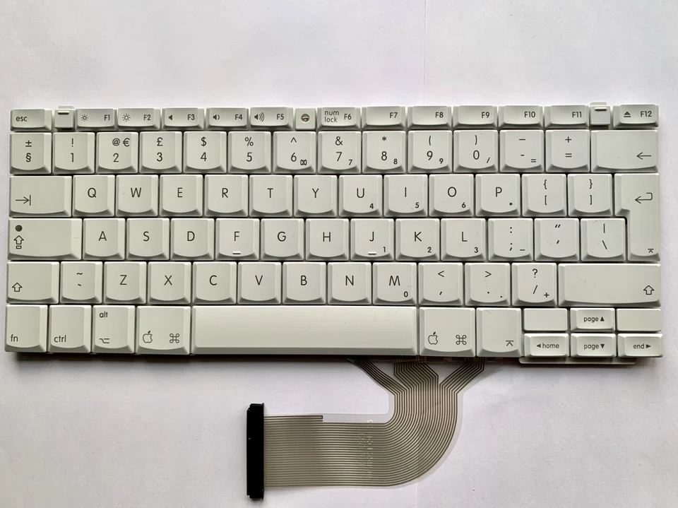 Genuine Replacement Part* Apple iBook G4 14.1" UK Keyboard (B922-6913)