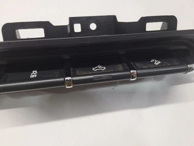 2014-2018 CHEVROLET SILVERADO 1500 TRUCK HATCH LIGHT TRACTION CONTROL SWITCH OEM - Image 1 of 4