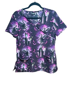 Blusa Médica Maléfica Disney Villains para Mujer Talla Pequeña Halloween Espeluznante - Imagen 1 de 8