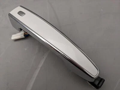 GM GMC Acadia Terrain Chevy Impala Blazer Right or Left Side Front Door Handle - Image 1 of 4