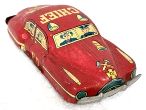 VINTAGE JAPAN BLECHSPIELZEUG FEUERWEHRCHEF AUTO, ROLLEND, METALLRÄDER, STOßSTANGE #110, GESCHENK:) - Bild 1 von 5