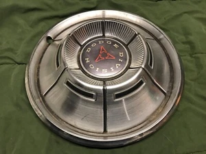 70 71 DODGE DART CHARGER HUBCAP 14” OE 2944435 HOLLANDER 355 6 SLOT TYPE - Picture 1 of 4