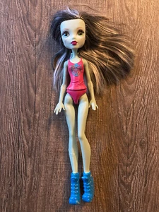 Bambola Monster High Frankie Stein - Laguna Blu - bambola figlia Frankenstein - Foto 1 di 7