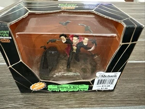 LEMAX Spooky Town - VAMPIRE & BATS - NEW SEALED RARE - Picture 1 of 3