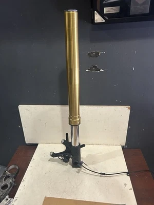 Horquilla delantera derecha recta Honda Cbr1000rr 2017-2025 tiene algunos arañazos Foto 1 de 4