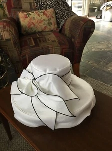 Beautiful Large Fancy Bow Ruffled White w/Black Edging Ladies Hat By Georgi - Picture 1 of 9