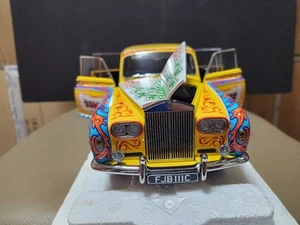 1:18 Paragon ROLLS ROYCE PHANTOM V 1964 ((JOHN LENNON)) YELLOW DIECAST Diecast - Picture 1 of 17