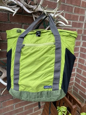 Mochila de viaje ligera Patagonia verde Foto 1 de 4