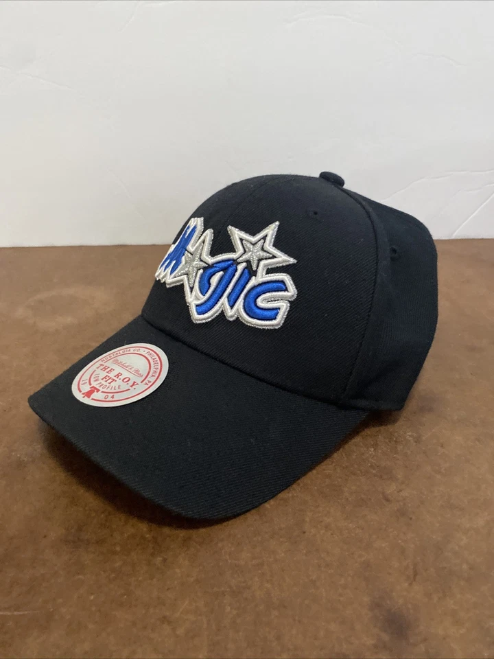 Gorra Orlando Magic Negra Retro Ajuste ROY Bajo Perfil Mitchell & Ness Ajustable Foto 1 de 4