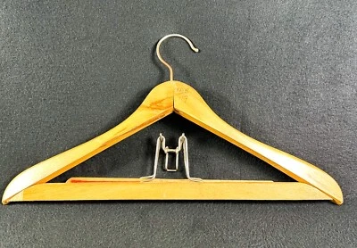 Percha de traje de abrigo de madera de lujo resistente vintage  Foto 1 de 4