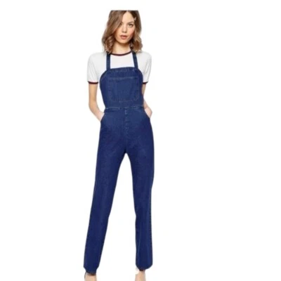 Mono vaquero de algodón oscuro con lazo trasero cuello halter 14 de ASOS Foto 1 de 4