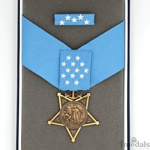 CASED U.S. USA Medal of Honor Navy 1942-1963 MOH Order Neck ribbon Cravat Rare - Bild 1 von 21