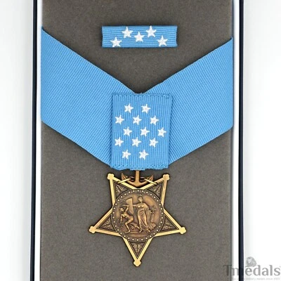 CASED U.S. USA Medal of Honor Navy 1942-1963 MOH Order Neck ribbon Cravat Rare - Bild 1 von 4