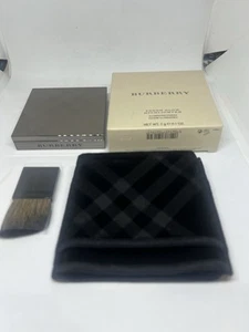 BURBERRY Fresh Glow Highlighter Luminous Powder 0.1oz White Brand New - Picture 1 of 4