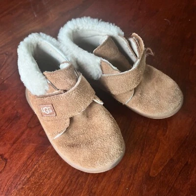 UGG Toddler Suede Shearling Booties Size 8 Tan & White - Image 1 of 4