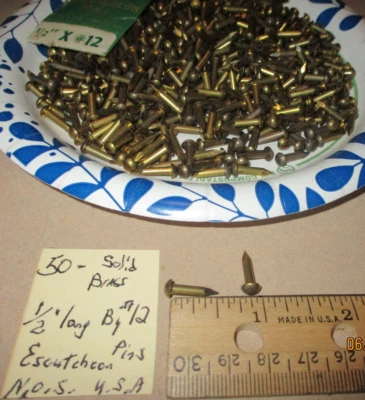 50 BOM VINTAGE 1/2" X #12, PREGOS DE PINOS DE ESCUDO DE LATÃO SÓLIDO, CABEÇAS DE CÚPULA REDONDAS - Imagem 1 de 3