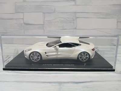 Voiture miniature Spark 1/43 Aston Martin One-77 blanche moulée sous... - Photo 1/4