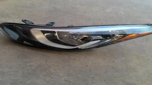 Conjunto de faros izquierdos usados se adapta a: Hyundai Elantra Cpe 2015 reflector Korea buil - Imagen 1 de 24