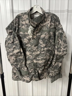 Perimeter Insect Repellent Coat, Army Combat Uniform Jacket Size Medium Regular - Image 1 of 4