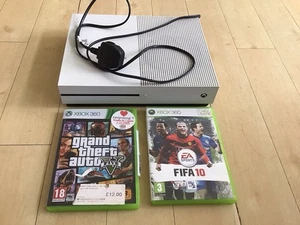 Microsoft Xbox One - Picture 1 of 2