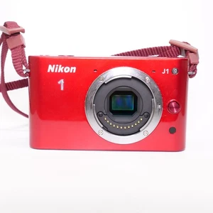 Nikon Red J1 camera body & 10-30mm FAULTY - Picture 1 of 6