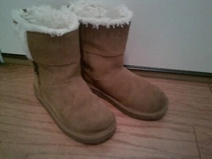 Koolaburra by UGG Girls Boots Youth Size 3 - Picture 1 of 3