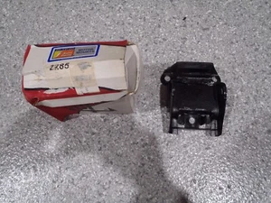 63-82 C2 C3 Corvette Tipo Bloqueo de Seguridad Montaje Motor-#2285-¡NUEVO! - Imagen 1 de 8