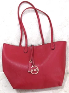 BCBG Medaglione Logo Rosso Sangue 19x12x4 Singola Tasca Pelle Grande Borsa Tote Bag Nuova senza etichette - Foto 1 di 5