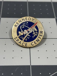NASA Kennedy Space Center Pin Metal Lapel 1-Inch Round Single Pinback Souvenir - Picture 1 of 4