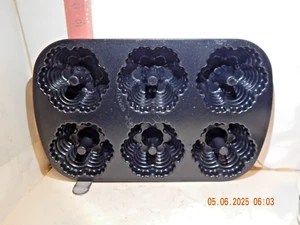Nordic Ware Bundt Festival Muffinform 6 TASSEN/1,5 LITER schwarz Aluminiumguss EUC - Bild 1 von 2