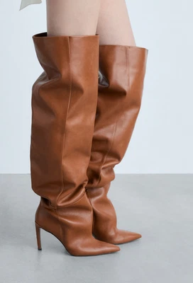 NUEVO MANGO MNG TABACO MARRÓN ACANALADO SOBRE LA RODILLA BOTAS DE CUERO $429 TALLA 38 US 7.5 Foto 1 de 4