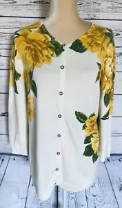 Suéter mediano para mujer Isaac Mizrahi floral con botones ligero cuello en V suave - Imagen 1 de 11