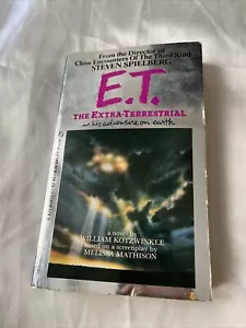 E.T. The Extra-Terrestrial In His Adventure On Earth 1982 Book - Bild 1 von 4