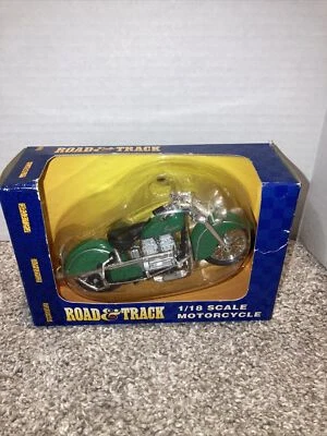 ROAD & TRACK 1/18 SCALE GREEN INDIAN MOTORCYCLE - Image 1 of 4