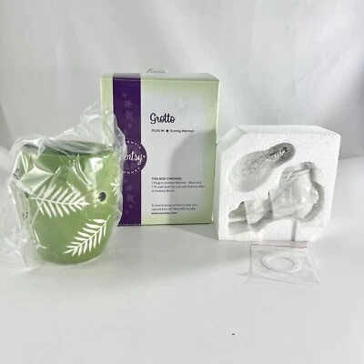 NEW Scentsy Night Light Wall Plug Fragrance Wax Warmer GROTTO Green Fern Leaf - Image 1 of 4