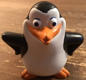 2014 Mcdonald's Happy Meal Giocattolo Pinguini di Madagascar PINGUINO PRIVATO # 6 - Foto 1 di 5