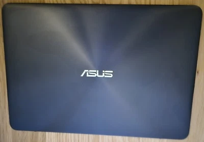 Notebook Zenbook UX305F - LCD 13,3 LED - SSD 256 GB, RAM 8 GB, Intel 5Y10, Win10 - Bild 1 von 4