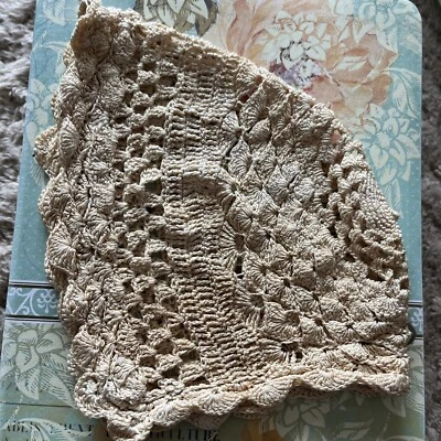 Antigua gorra cruda hecha a mano rosa irlandesa 3D crochet bebé gorro reliquia granja Foto 1 de 4