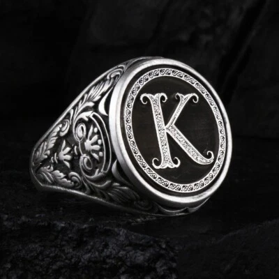 Anillo de sello con monograma vintage para hombre, joyería inicial personalizada de plata de ley Foto 1 de 4