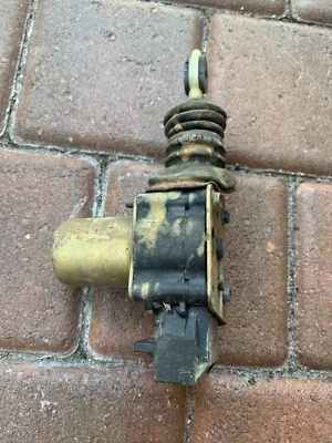 1978 - 1987 年别克 Grand National Regal T 型内部动力门锁激活器通用 — 第 1/4 张图片