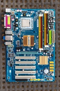 Gigabyte GA-P35-S3G LGA775 Intel E4400 DDR2 1GB motherboard combo - Picture 1 of 7