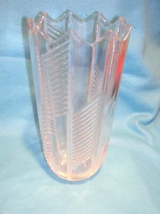 Glass Vase with Jagged Top and Slanted Lines on the Side 10" Tall x 5" Wide - Picture 1 of 4