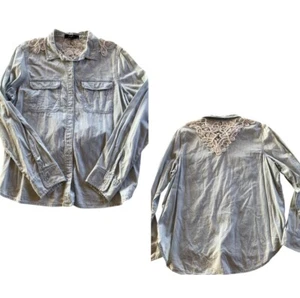 Earl Jean Light Wash Denim Blue Chambray Shirt Crocheted Lace Petite Large PL - Picture 1 of 10