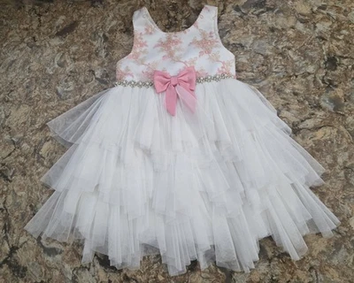 Vestido de tul en capas bordado rosa blanco princesa americana con pedrería - 3T Foto 1 de 4